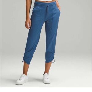 Lululemon Dance Studio Mid Rise Cropped Pitch Blue - 0